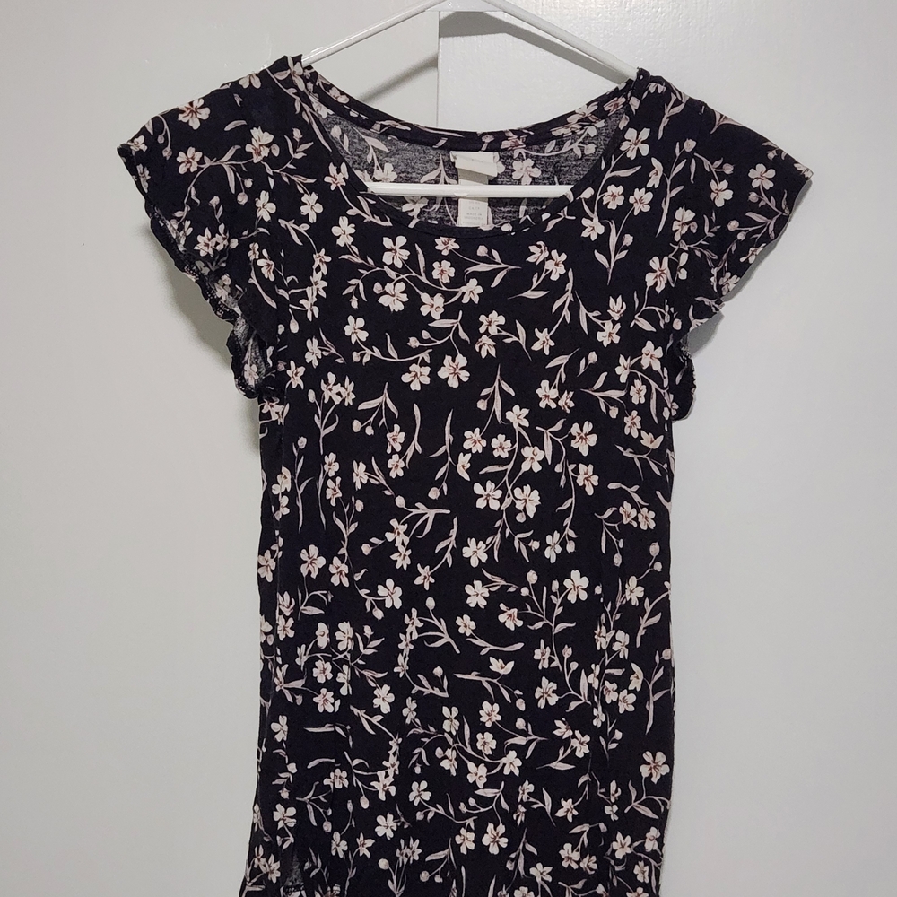 H&M Black Flounce Sleeve Tee with White Floral Design